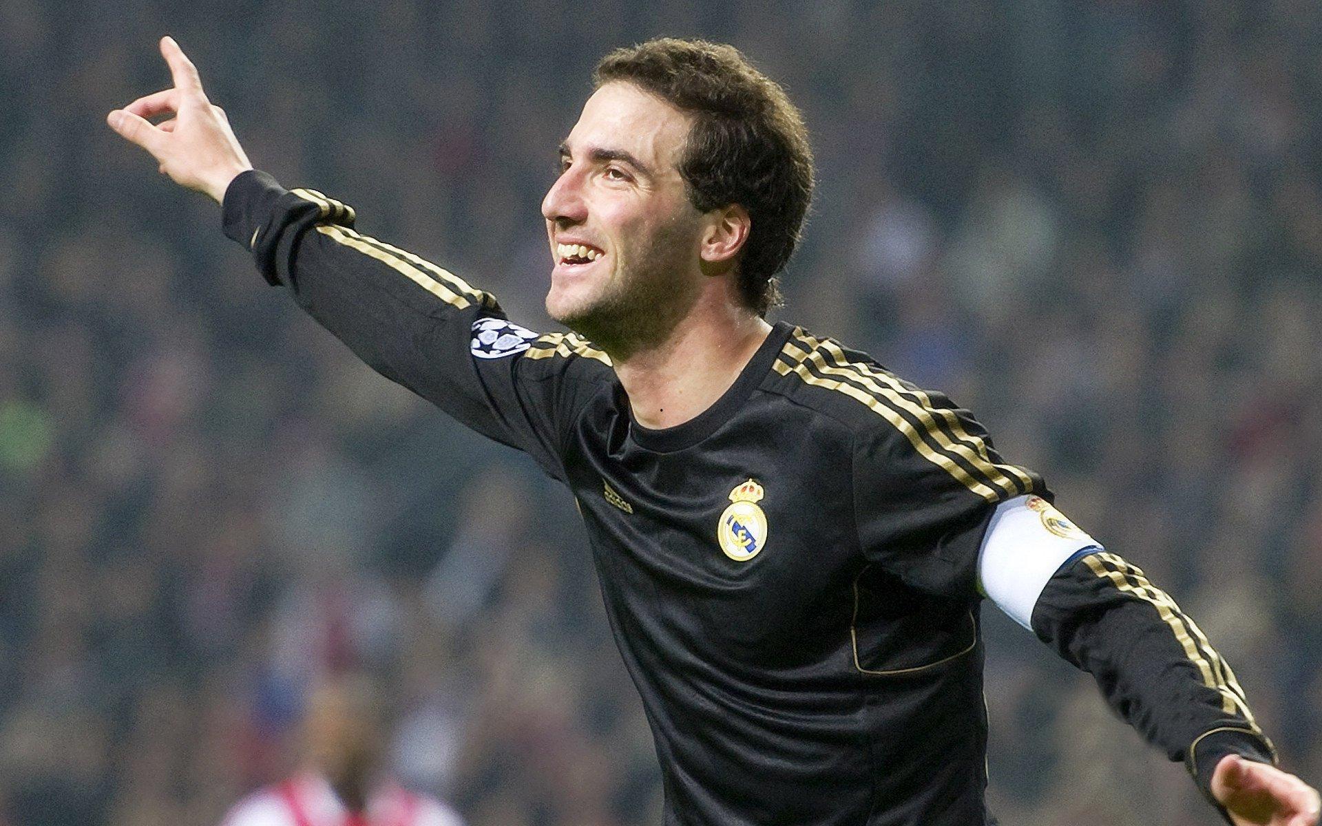 球场背后的资本阴影，美国商人涉金融欺诈案震动多国俱乐部，球迷担忧金主变黑手