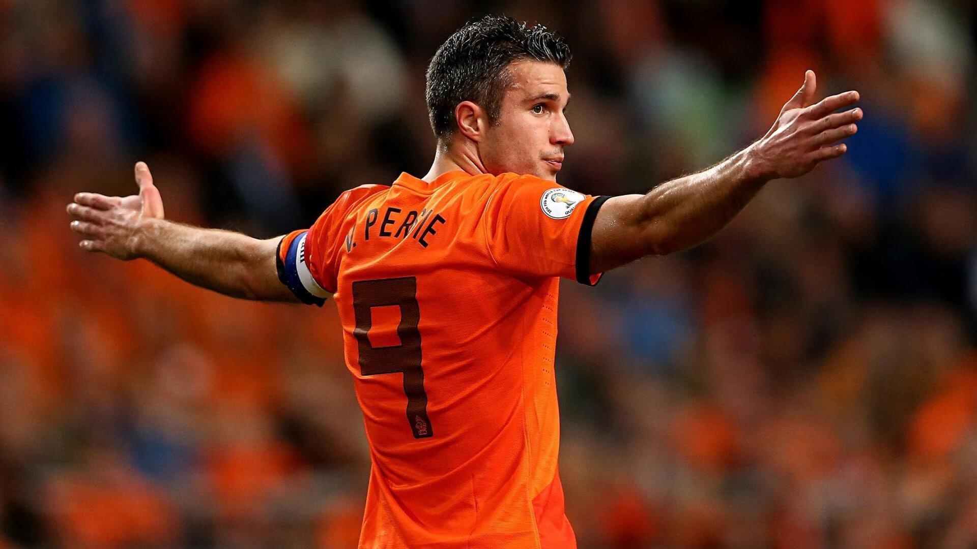 霍伊伦带伤坚守梦剧场，夏窗离队风波背后的忠诚与抉择